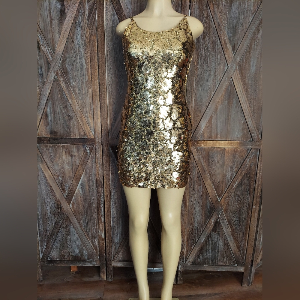 ALEX Evenings Gold Sequin Dress. Size 6, Color Gold.